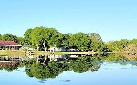Lake House To Relax And Rest